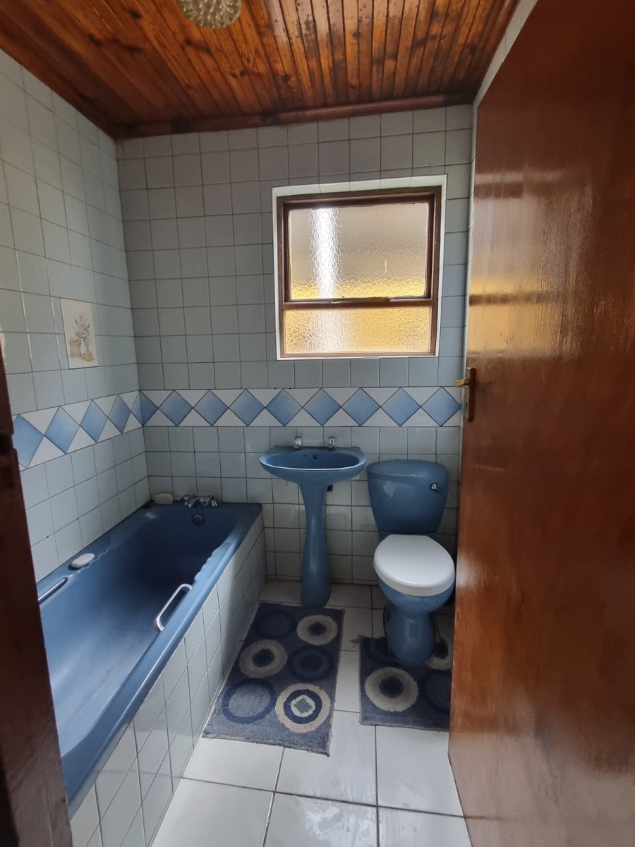 4 Bedroom Property for Sale in Kwa Nobuhle Eastern Cape